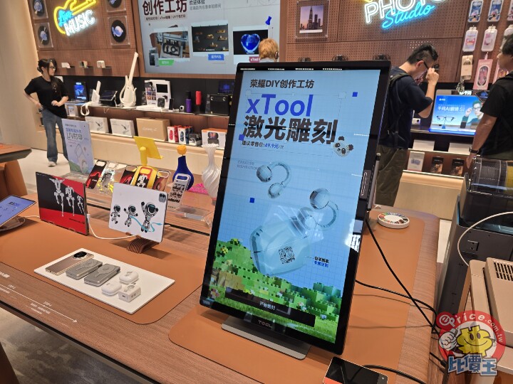 Honor Robot Phone 正式開賣 走進深圳萬象城阿爾法旗艦店直擊 AI 手機新體驗