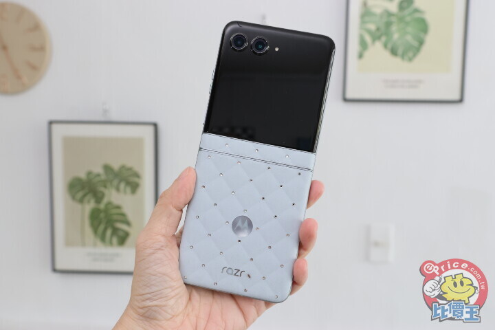 Moto 預告 9 月要發表與 Swarovski 聯名的摺疊新機！
