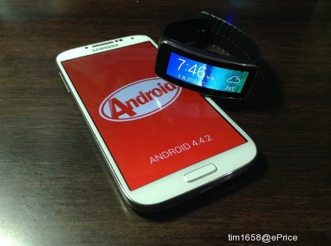 時尚輕巧 Gear Fit 健康穿戴式行動智慧裝置 開箱