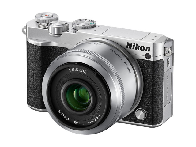 超精巧Nikon 1 J5 發表：4K 錄影+ 翻轉自拍