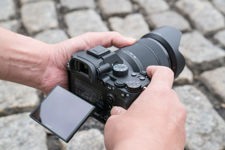 圖2) 全新 Sony α7 III 具備 93% 超寬廣自動對焦覆蓋範圍、高達10 fps  快速連拍及多元化 4K 影像拍攝等出眾功能，帶給攝影愛好者與專業攝影師前所未有的嶄新創作體驗。.jpg
