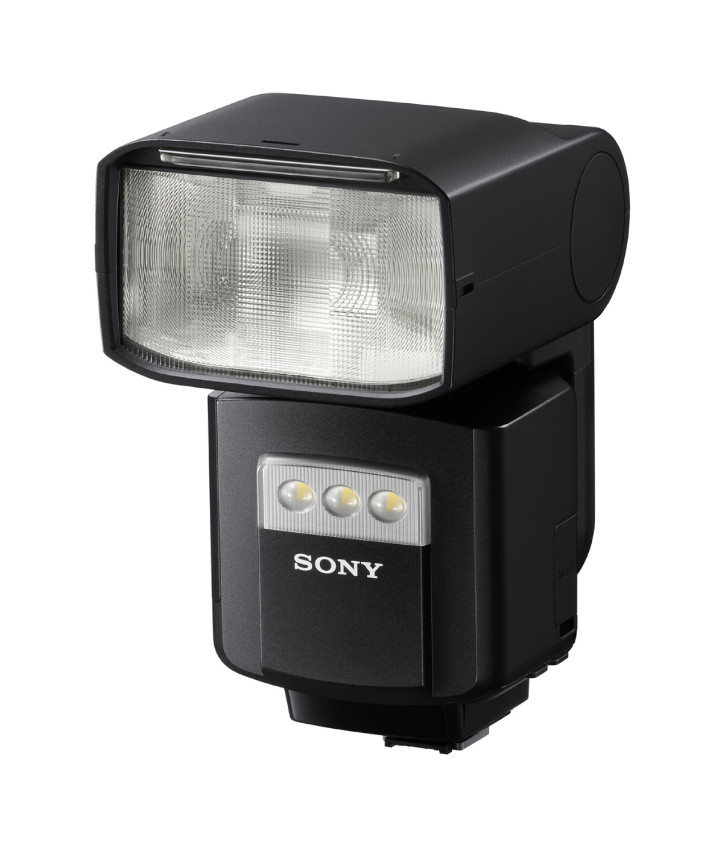 圖3) Sony 全新旗艦級閃光燈 HVL-F60RM 提供強力 GN60 閃光輸出 ，支援焦距從 20 mm 至 200 mm ，可透過無線電及光學閃光燈觸發控制，在有障礙物或光學通訊易受干擾環境下，亦能擁有穩定的無線電溝通。.jpg
