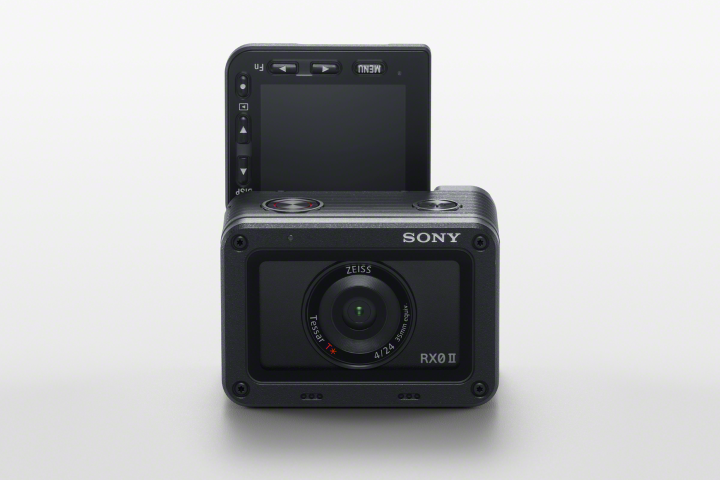 圖1) Sony 全新 RX0 II 旗艦級隨身機，配備可向上180度、向下90度的翻轉螢幕，影像拍攝更靈活！.png