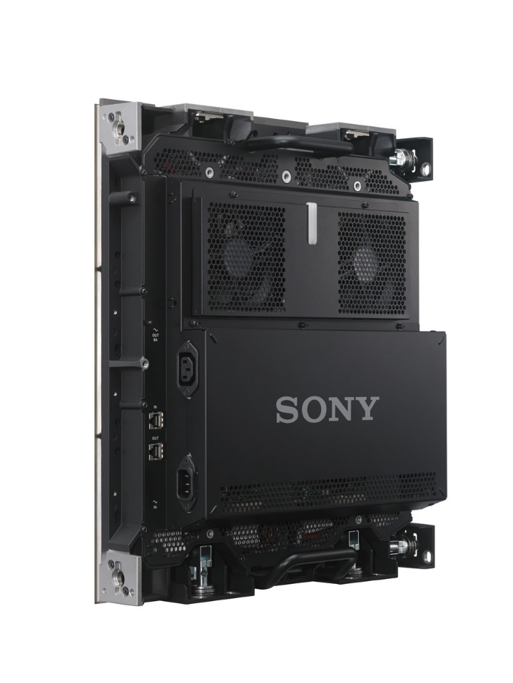 圖2.) Sony Crystal LED採用Sony突破性的顯示技術，結合僅人類髮絲一半厚度的LED 元件，透過拼接可實現具有 4K 或8K 超高解析、達140% sRGB的寬廣色域及超過1,000,0001比例的高動態對比HDR影像。.jpg