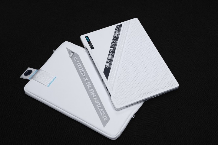 Alan Walker限定版採用光滑亮面的白色機身與潮流文化的斜紋設計，並為其訂製純白色系筆電包專屬配件，攜帶至任何場合皆能有型有款。.jpg