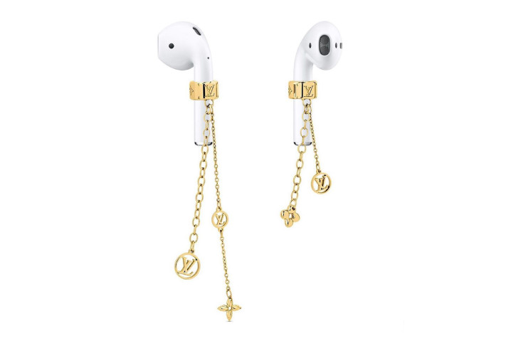Louis-vuitton-monogram-earphone-earrings-image-00.jpg