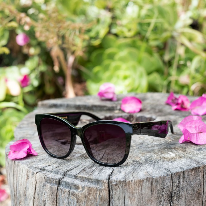 Bose 太陽眼鏡貓眼款鏡片可輕鬆替換，擁有鏡面玫瑰金和漸層紫兩種額外的色彩選擇.JPG