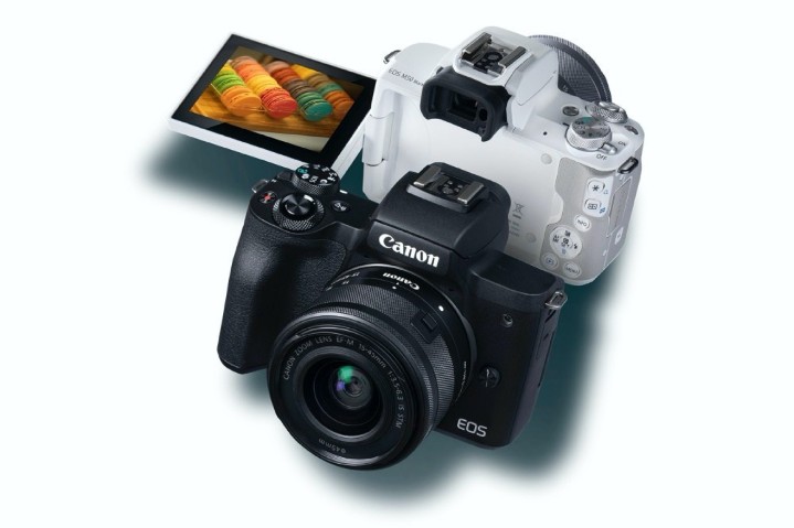 01_Canon-今天全球宣佈推出搭載領先自動對焦功能及超高CP值的VLOG相機-EOS-M50-Mark-II%u3002.jpg