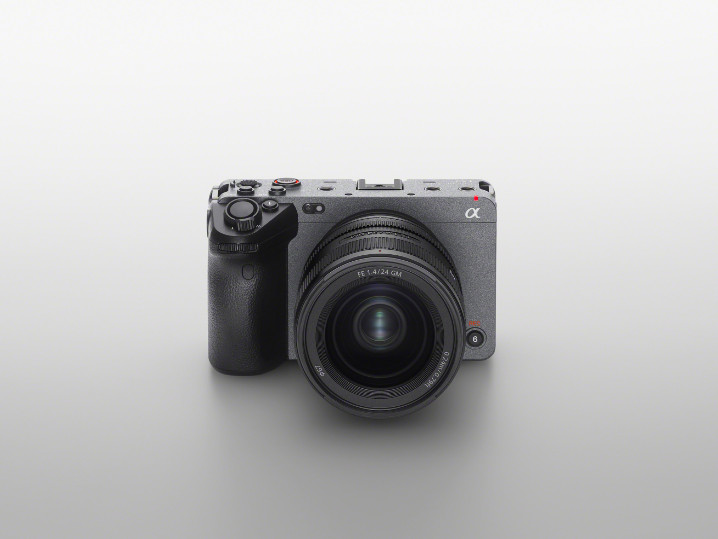 圖1) Sony FX3 專為舒適的獨立拍攝體驗而設計，完美結合 Sony 專業級數位電影技術和 α 系列無反光鏡數位相機的卓越影像功能，滿足年輕創作者以更不設限的方式表達其影像創意。.jpg
