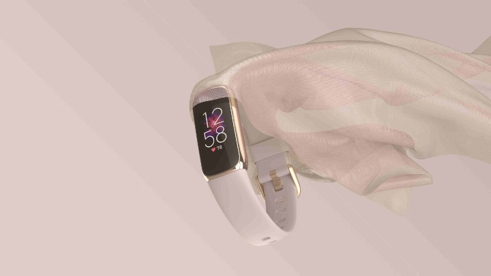 圖8. Fitbit Luxe突破傳統設計，結合現代金工技術，打造絕佳配戴體驗亦不失珠寶質感的精緻配件，百搭各式情境與用戶需求.jpeg