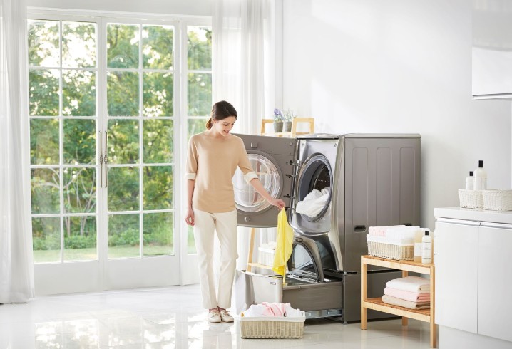 02 - LG TWINWash 雙能洗洗衣機獨創雙能洗技術，搭配蒸氣洗衣技術及溫熱水洗，深層洗淨的同時，也為消費者節省分批洗滌的時間，打造節能健康生活。.jpg