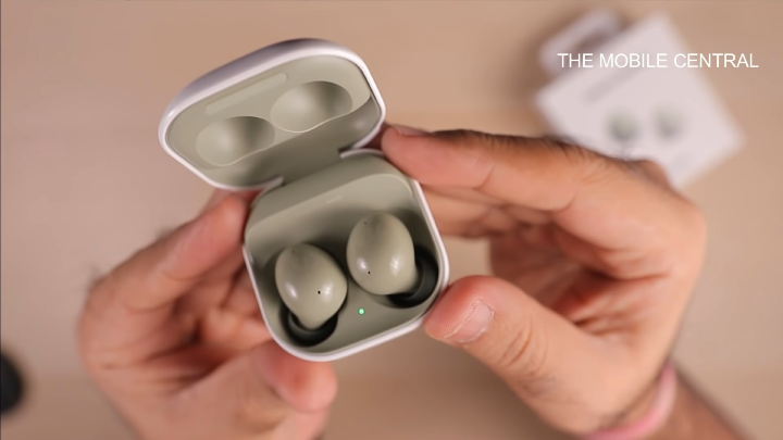 Samsung Galaxy Buds 2 - Unboxing & Initial Impressions 3-0 screenshot.png