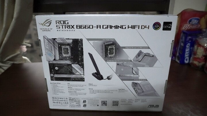 【開箱】堂弟的第一台電競桌機!! 火鳥 風魅影2022、ROG B660-A開箱篇