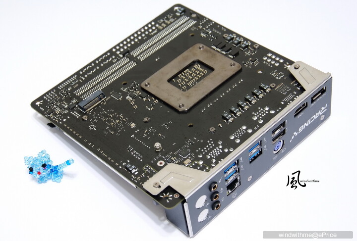 Intel最新12代DDR4高效能ITX中階美型機組裝實測