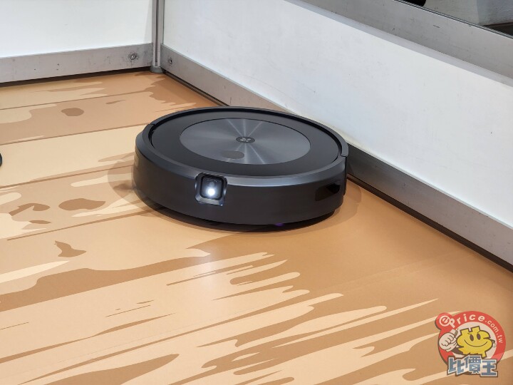 搭載攝影鏡頭、支援避障功能　iRobot Roomba j7+ 掃地機器人上市