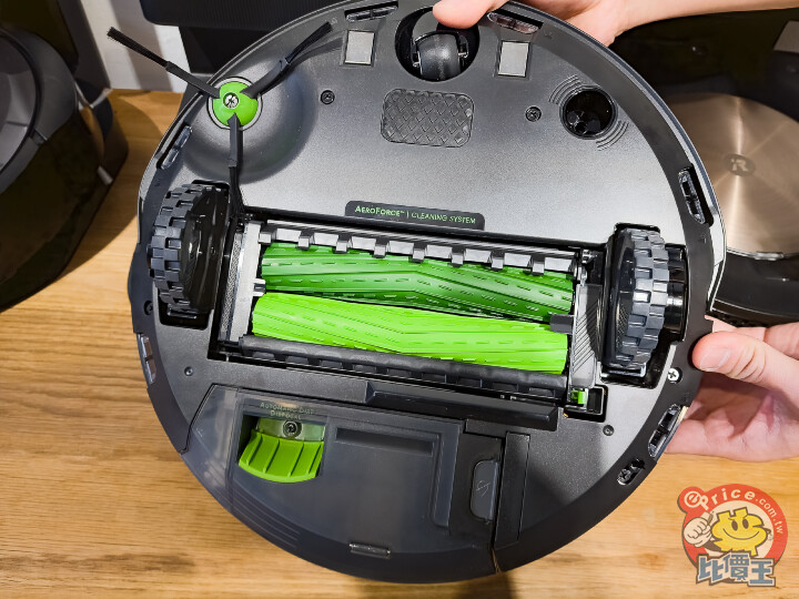 搭載攝影鏡頭、支援避障功能　iRobot Roomba j7+ 掃地機器人上市
