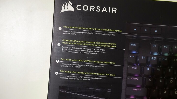 [忙裡偷賢開箱]我也要被海盜搶劫了嗎?! Corsair K70 RGB PRO開箱