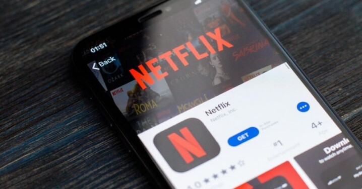 報導：Netflix最快今年底將公布以廣告支撐播放版本，並且針對與非同住人共享帳號情況額外收費