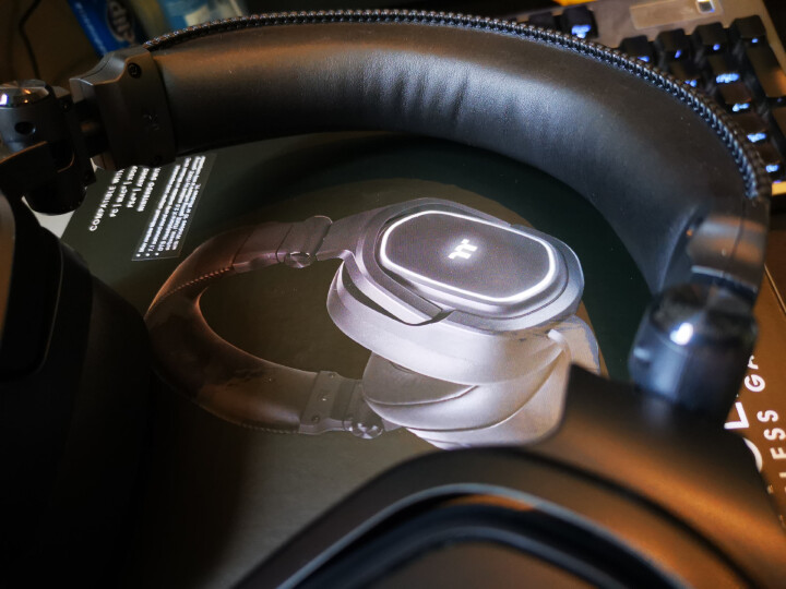 【開箱】令人驚豔的新世代電競旗艦耳機！TT曜越科技幻銀ARGENT H5 RGB 7.1環繞音效電競無線耳機