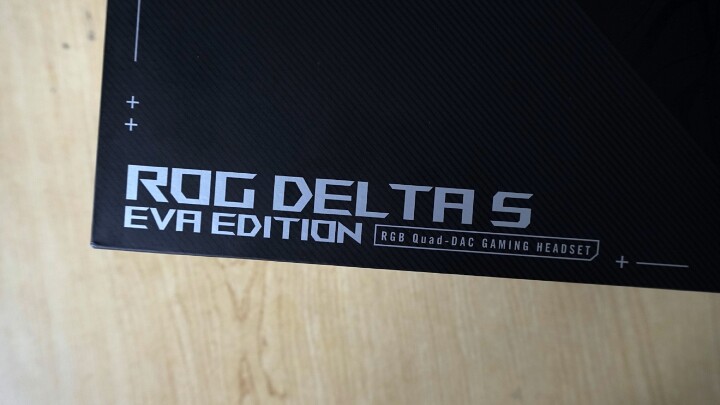 【開箱】送給我自己的畢業禮物!! ROG Delta S EVA開箱