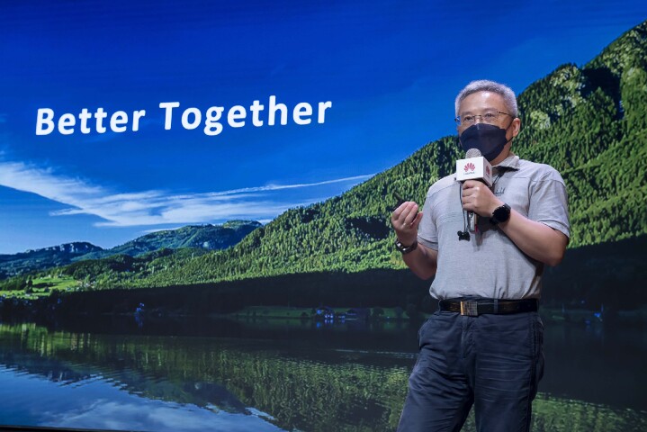 【HUAWEI】華為技術台灣總代理訊崴技術總經理雍海表示很開心這次也推出Intel EVO認證性能強大的筆電產品。未來，華為也將持續以「超級終端」為消費者帶來智慧辦公新體驗。02.jpg