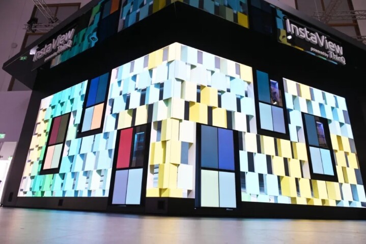 LG 推出可配合 LED 變化色彩，同時可連接手機播放音樂的 MoodUP 冰箱
