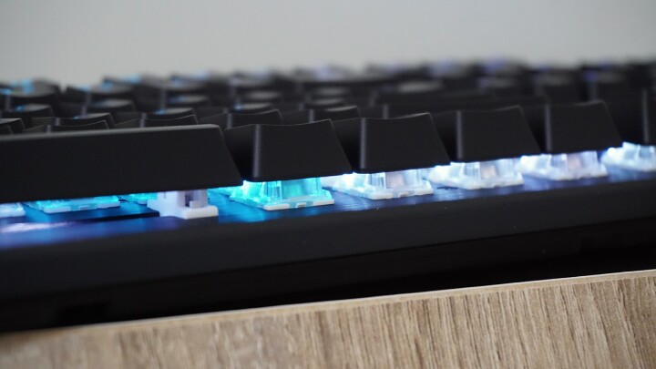 【開箱】延續經典 再續傳奇!! CORSAIR K70 PRO OPX開箱