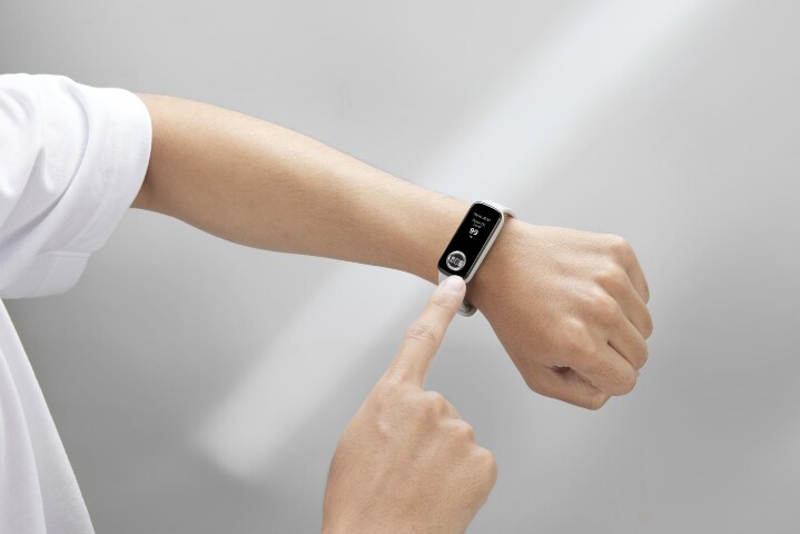 可測量血壓、血氧、心電圖！華碩推 VivoWatch 5 AERO 智慧手環