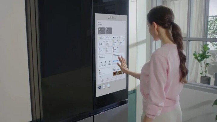 三星推出將觸控螢幕加大至 32 吋的 Family Hub Plus 智慧冰箱
