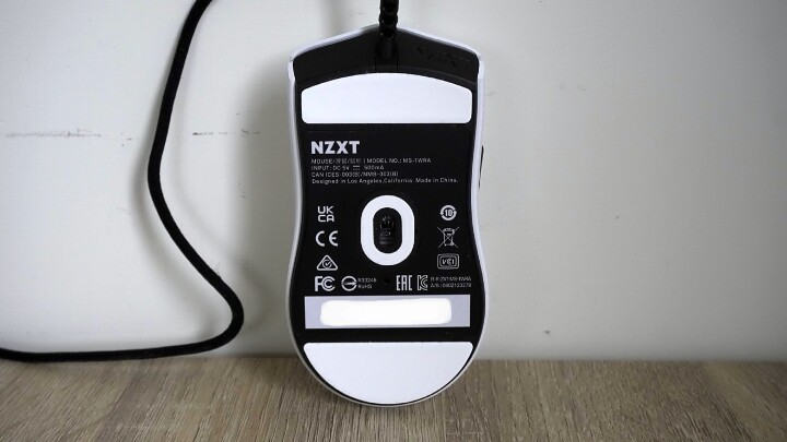 【開箱】NZXT全新白色信仰滑鼠!!NZXT LIFT輕開箱