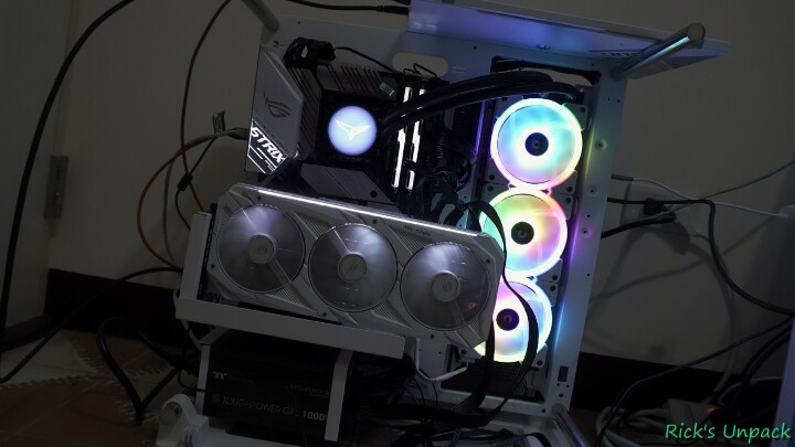 【開箱】靠磁力串接的風扇?! | TT 耀影 SWAFAN EX12 RGB WHITE開箱