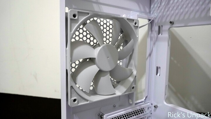 【開箱】能塞下4090的MATX機殼與白色短電源 | FSP CST360 WHITE &amp; FSP Hydro PTM X PRO 1200W