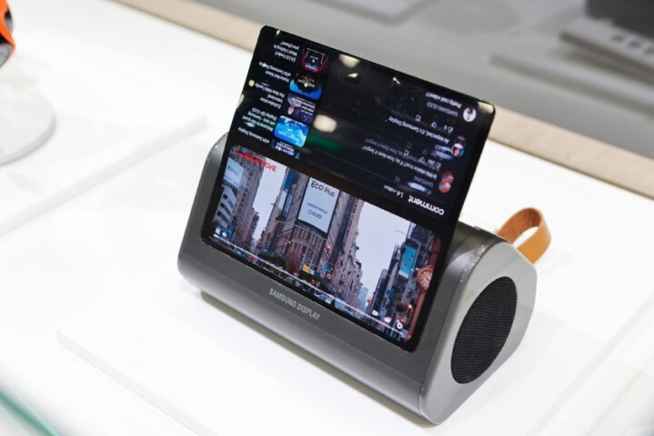 三星展示名為 Cling Band 的手腕配戴概念裝置，以軟性 OLED 顯示面板打造