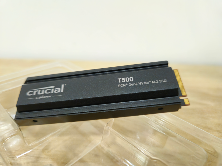 【開箱】歐印美光，祖墳發光！T500 SSD Gen4 Micron Crucial 固態硬碟（含散熱器）