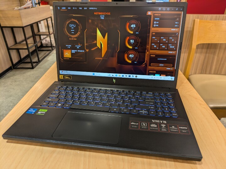 Acer Nitro V 15 快速簡單開箱