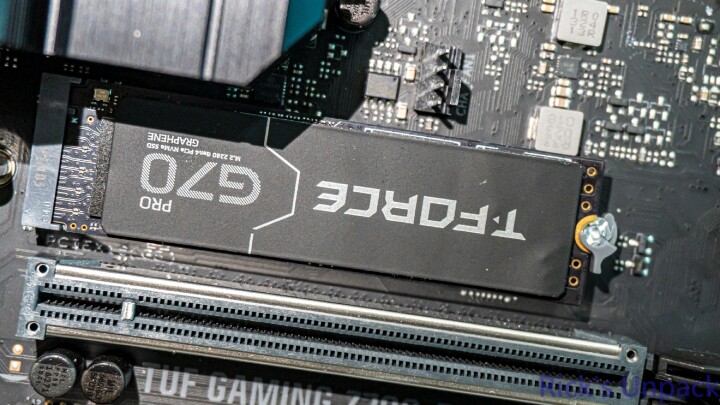 【開箱】自帶石墨烯散熱片的頂速Gen4 SSD | T-FORCE G70 PRO PCIe Gen4 SSD