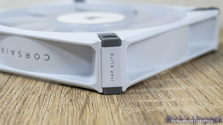 【開箱】專屬絢麗CAPELLIX燈效 | CORSAIR H150i ELITE CAPELLIX XT WHITE