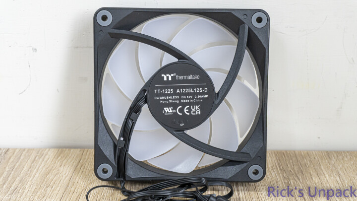 【開箱】黑化塔散與RGB的結合 | Thermaltake ASTRIA 600 ARGB