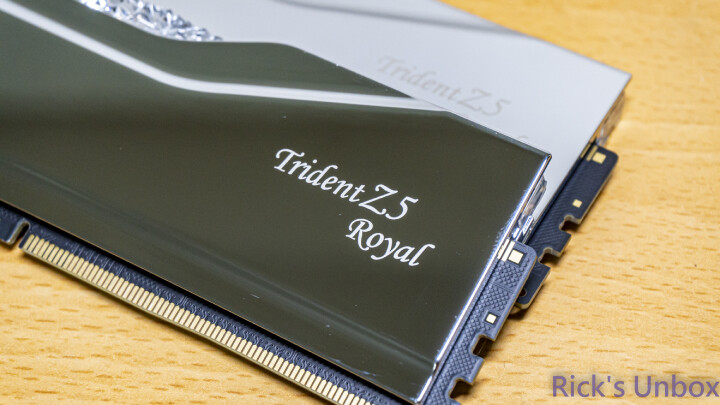 【開箱】尊爵不凡的視覺饗宴 | G.SKILL Trident Z5 Royal 皇家戟 DDR5 SILVER 24Gx2 7200MHz