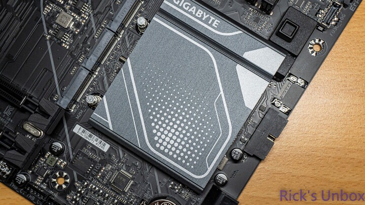 【開箱】雄鷹翱翔、PC組裝更輕鬆 | GIGABYTE Z890 EAGLE WIFI7 ft. Intel Core Ultra 5 245K