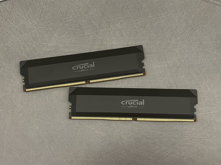 「沉穩內斂，曖曖內含光」 美光Micron Crucial PRO DDR5 6400 16G*2黑色記憶體 產品體驗