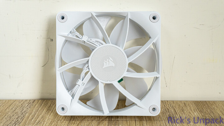 【開箱】賊船新研發水泵與iCUE LiNK風扇 | CORSAIR iCUE LiNK TITAN 240 RX RGB WHITE