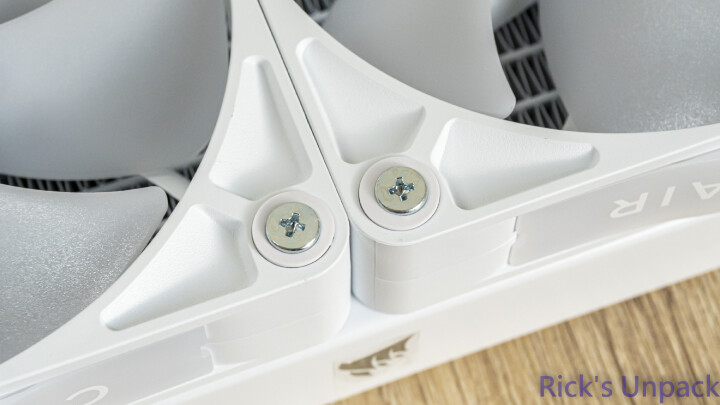 【開箱】賊船新研發水泵與iCUE LiNK風扇 | CORSAIR iCUE LiNK TITAN 240 RX RGB WHITE