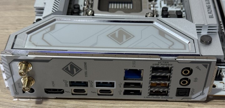 萬元首選 ASRock 華擎 Z890 Steel Legend WiFi 銀白 PCB 