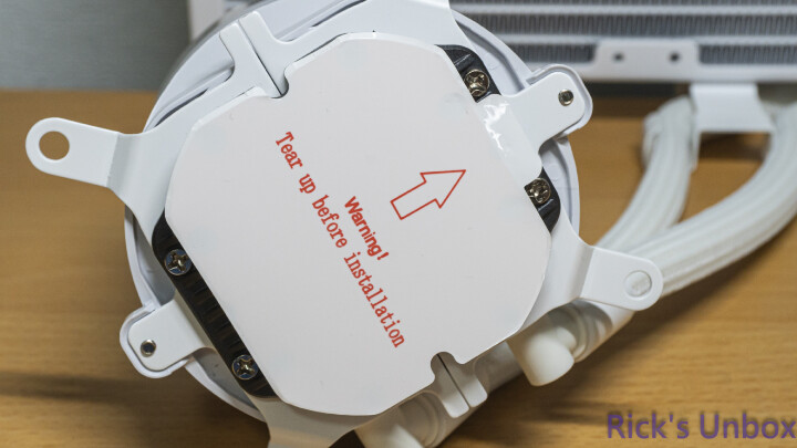 【開箱】連水冷都有三模連線 | LIAN LI HydroShift II LCD-C 360CL WHITE