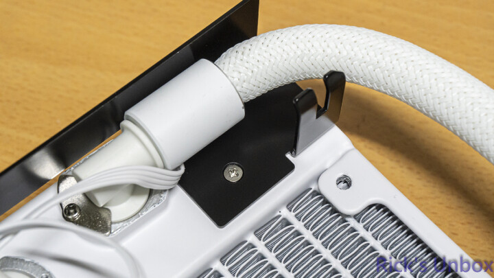 【開箱】連水冷都有三模連線 | LIAN LI HydroShift II LCD-C 360CL WHITE