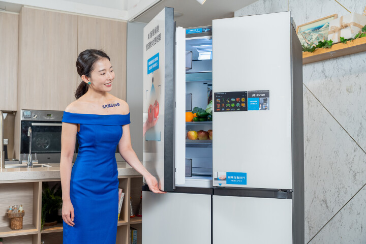 【新聞圖片1-1】會說話的AI冰箱,Bespoke AI Hybrid四門旗艦冰箱正式登台!.jpg 【新聞圖片1-1】會說話的AI冰箱,Bespoke AI Hybrid四門旗艦冰箱正式登台!.jpg