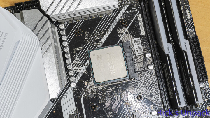 【開箱】新版走線特殊水冷 | LIAN LI HydroShift II LCD-S 360N WHITE