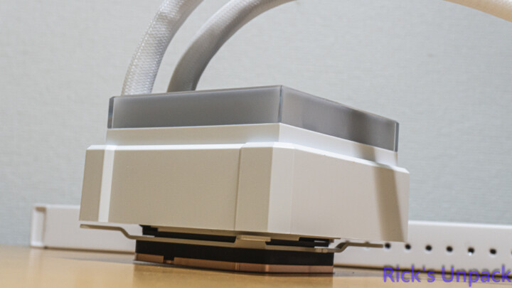 【開箱】新版走線特殊水冷 | LIAN LI HydroShift II LCD-S 360N WHITE