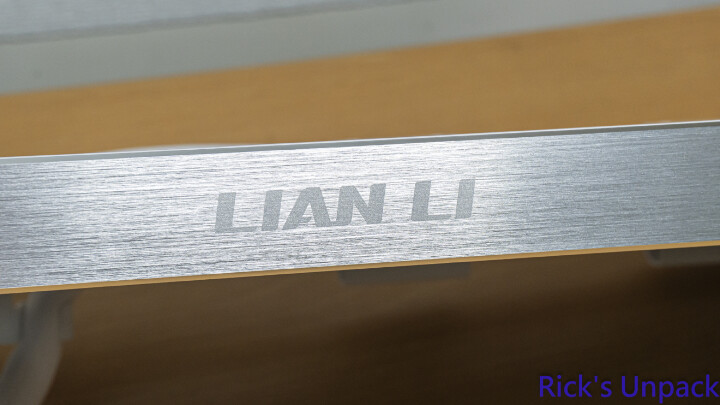 【開箱】新版走線特殊水冷 | LIAN LI HydroShift II LCD-S 360N WHITE